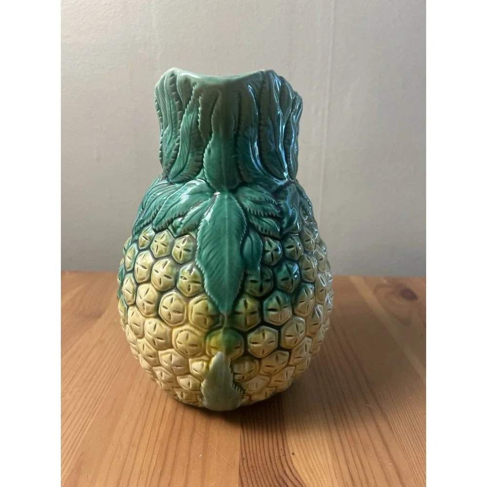 N/A vintage pineapple